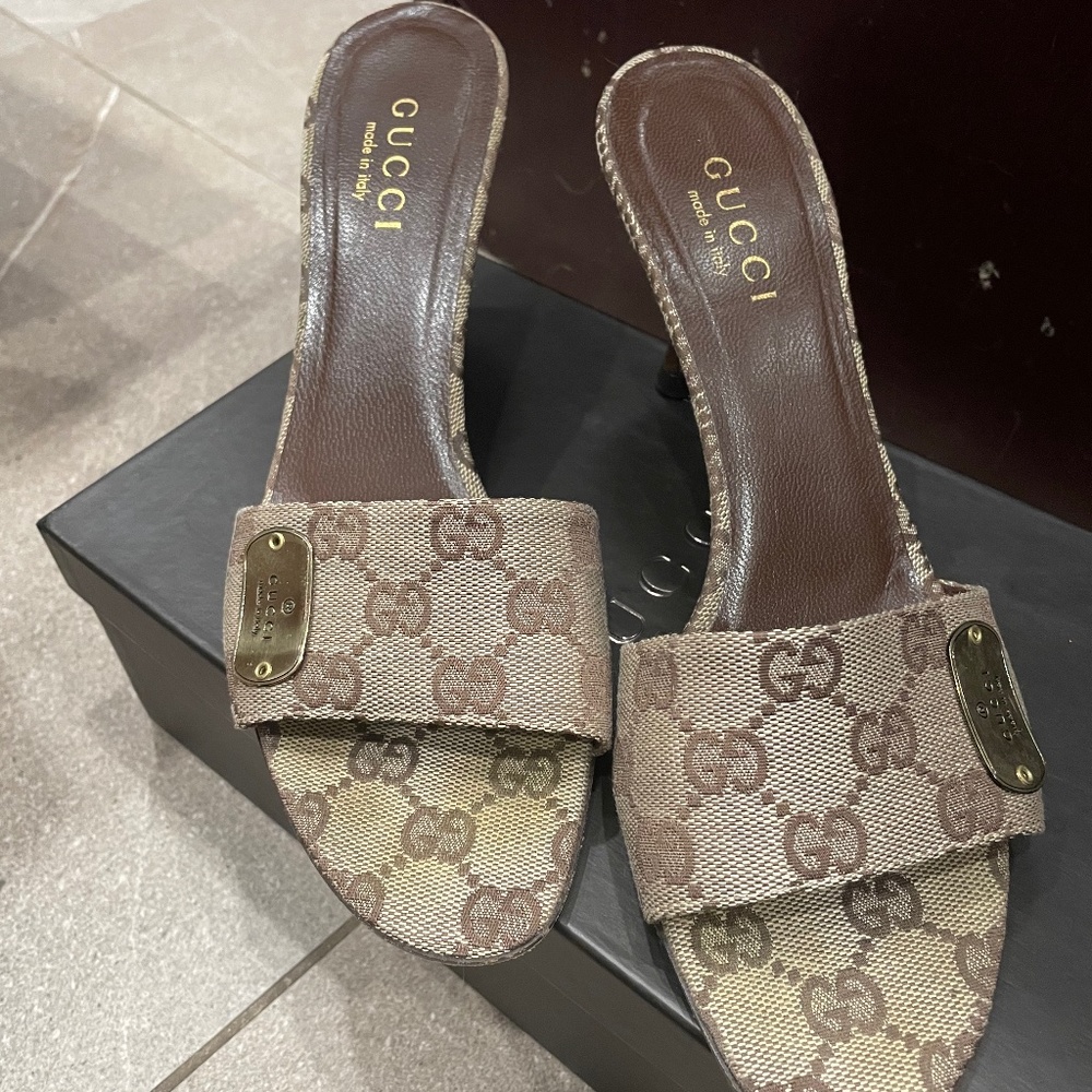 Gucci Sandals 8.5